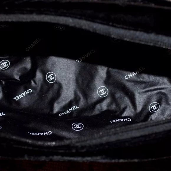 CHANEL VELOUR COSMETIC/ TRAVEL BAG - Picture 8 of 8